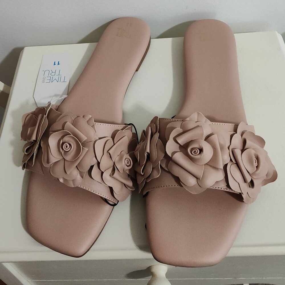 Time and Tru blush pink floral flat sandals, NWTs, size 11